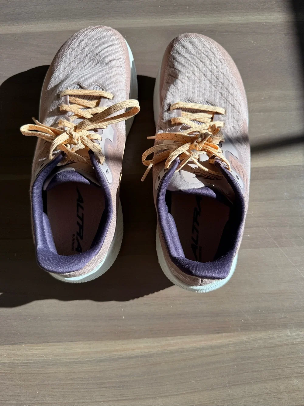 Altra Women’s Experience Flow Runnin Shoes - Dusty rose tan with eggplant Accent